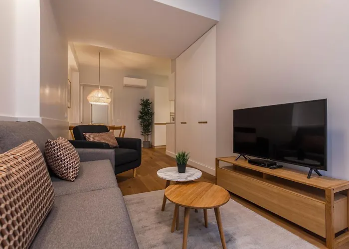 Upscale & Modern 2Bdr Apartment