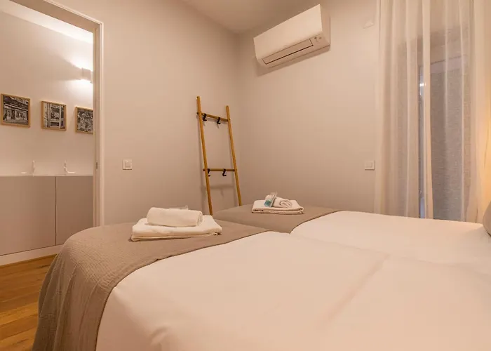 Upscale & Modern 2Bdr Apartment