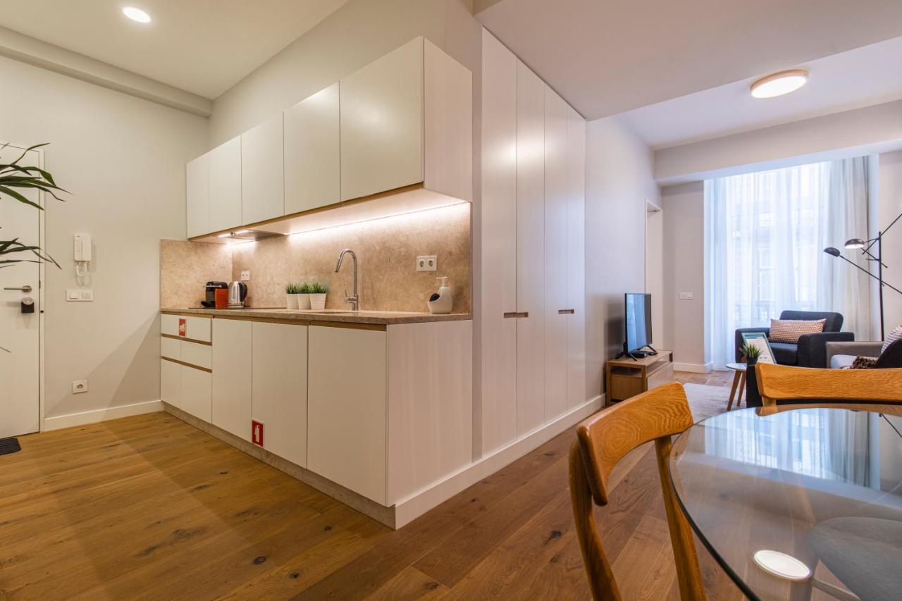Apartment Upscale & Modern 2bdr *