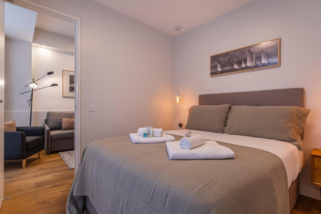 Upscale & Modern 2bdr Apartment *